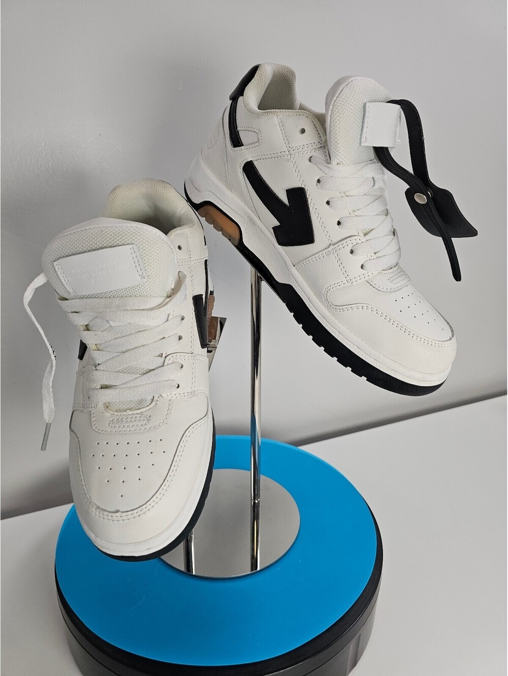 Off-White Model Out Of Office ("OOO") Low-Top Leather Sneakers